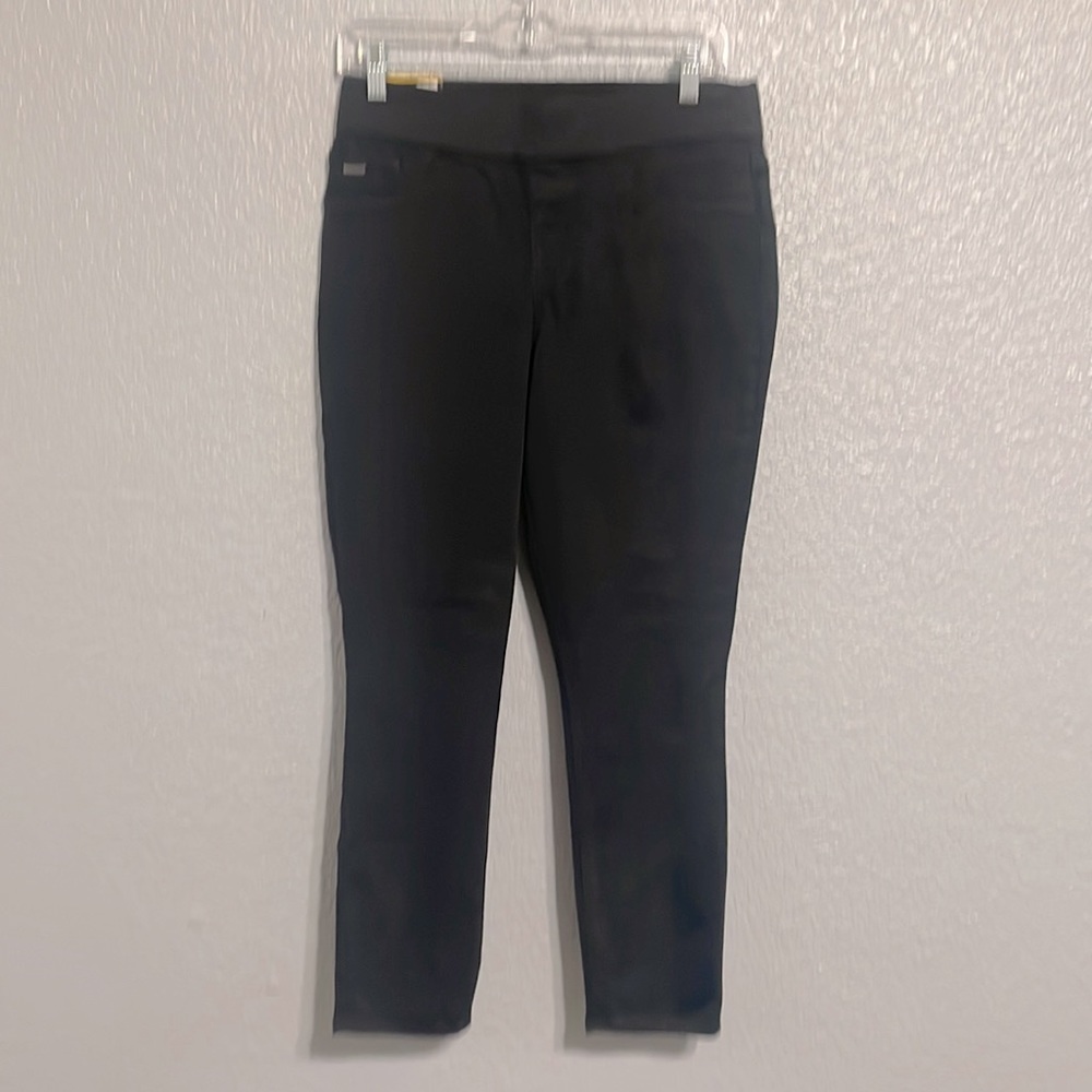 Nine West black women’s pull on crop jeans. Skinny fit, NEVER WORN W/ TAGS